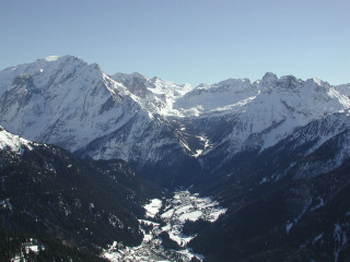 Mountain snow river range view - high free wallpaper