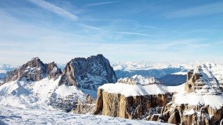 Skiing person snowy mountain top - ski free wallpaper