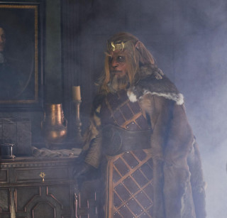 Man costume fireplace mirror room - derek chittock free wallpaper for tablet