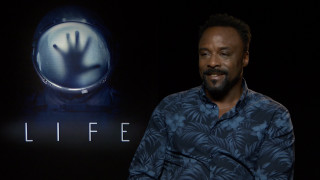 Man blue shirt afrofuturism beard - a hand free wallpaper for desktop