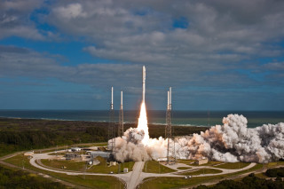 Rocket launch smoke road sky - a rocket free wallpaper for desktop