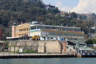 Building hill water boat hillside - ashcan school free wallpaper