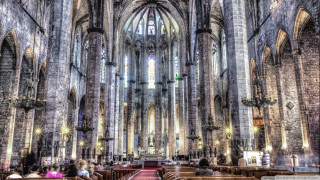 Cathedral pews people alters ceiling - interior free wallpaper