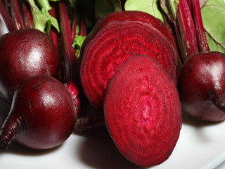 Beets greens knife fork red - a knife free wallpaper for desktop