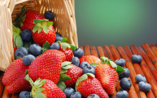 Basket strawberries blueberries table carrots - the table free wallpaper