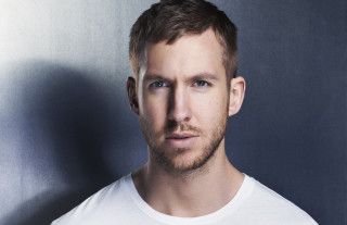 Man beard white shirt blue - a gray wall free wallpaper