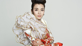 Woman white red kimono pose - fang congyi free wallpaper
