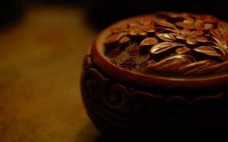 Decorative wooden box closeup flower - a flower design free wallpaper