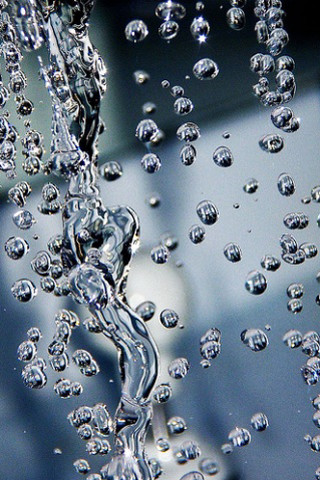 Water droplets window pane building - a window pane free wallpaper