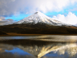 Mountain snow capped peak lake - quito school free wallpaper