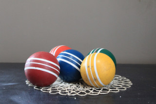 Colorful balls doily tabletop gray - ray free wallpaper for desktop