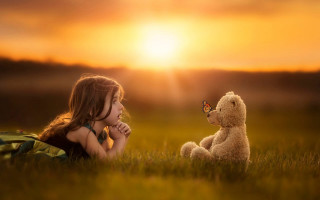 Little girl field teddy bear - free valentines wallpaper for desktop