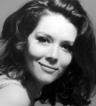 Woman smile shoulder happy face - free portrait wallpaper for tablet