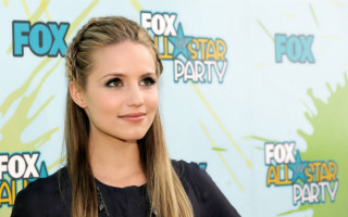 Woman longhair blacktop redcarpet green - clarice beckett free wallpaper