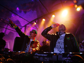 Men stage dj equipment lights - a couple of men free wallpaper