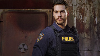 Man police uniform rusty wall - rusty free wallpaper