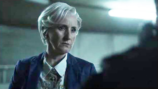 Woman suit tie man suit 2 - a woman in a suit free wallpaper for desktop