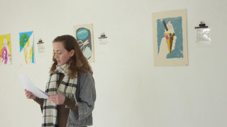 Woman standing wall paper scarf - her neck free wallpaper for desktop