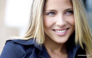 Blonde woman smiling blue shirt - bettina heinenayech free wallpaper
