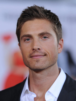 Man suit white shirt smile - a suit free wallpaper for mobile