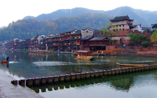 River houses boats scenery waterfront - an zhengwen free wallpaper