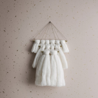 White art wall fur string - free new year wallpaper for tablet