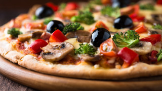 Pizza with mushrooms delicious cheese - broccoli free wallpaper