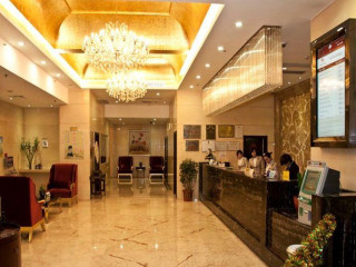 Lobby chandelier bar people sitting - the counter free wallpaper