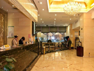 Hotel lobby marble floor chandelier - atmosphere free wallpaper