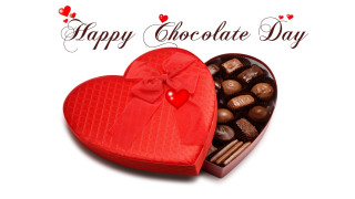 Heart box chocolates bow message - free valentines wallpaper