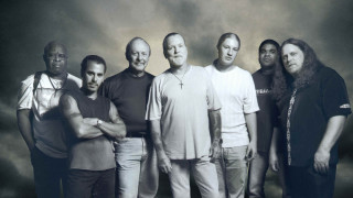 Men group cloudy sky cross 2 - a cross free wallpaper