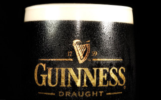 Guinness draught glass black background - denis eden free wallpaper