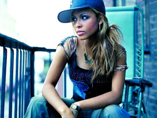 Woman bench baseball cap jeans - a t free wallpaper