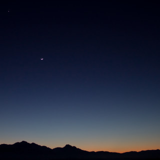 Mountain range night moon distant - free sunset wallpaper for tablet
