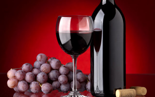 Glass wine bottle grapes table - cao zhibai free wallpaper