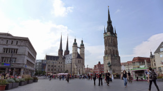 City square people tall buildings - neo free wallpaper