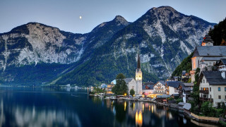 Town lake mountains dusk full - a town free wallpaper