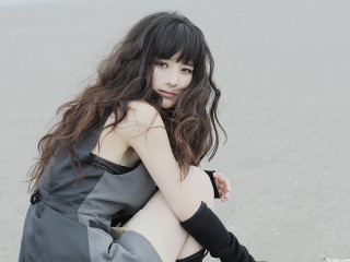 Woman sitting ground legs crossed 6 - ayako rokkaku free wallpaper