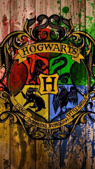 Hogwarts crest wooden wall paint - splatter free wallpaper for mobile