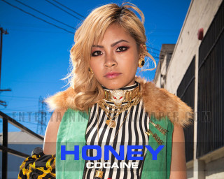 Blonde woman green vest striped - fructose free wallpaper