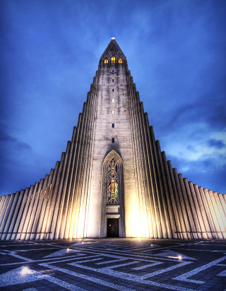 Tall building tower night light - symmetrical feature free wallpaper