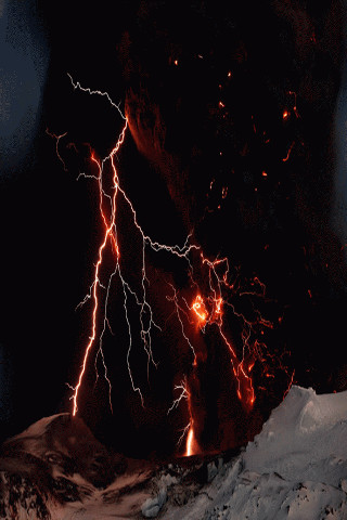 Snowy mountain lightning dark sky - volumetric free wallpaper for mobile