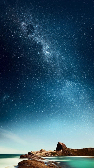 Night sky stars water rock 3 - free sky wallpaper for mobile