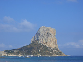 Large rock ocean city clear - a clear day free wallpaper