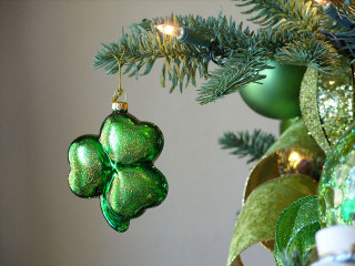 Green ornament christmas tree ribbon - ornament free wallpaper