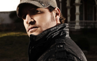 Man hat jacket looking house - free textures wallpaper for desktop