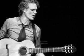 Man tie guitar black background - erwin bowien free wallpaper