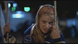 Creepy woman swing green light - twin peak free wallpaper