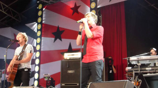 Man stage microphone guitar performance - cam sykes free wallpaper for desktop