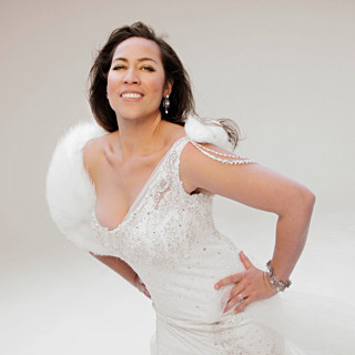 Woman white dress portrait smile - her hip free wallpaper for tablet